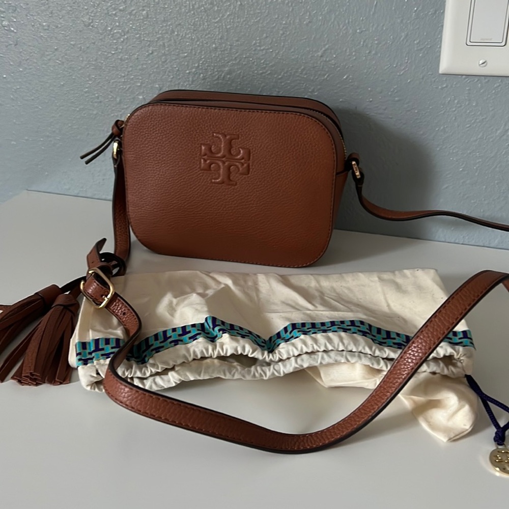 Tory Burch Thea cámara bag
